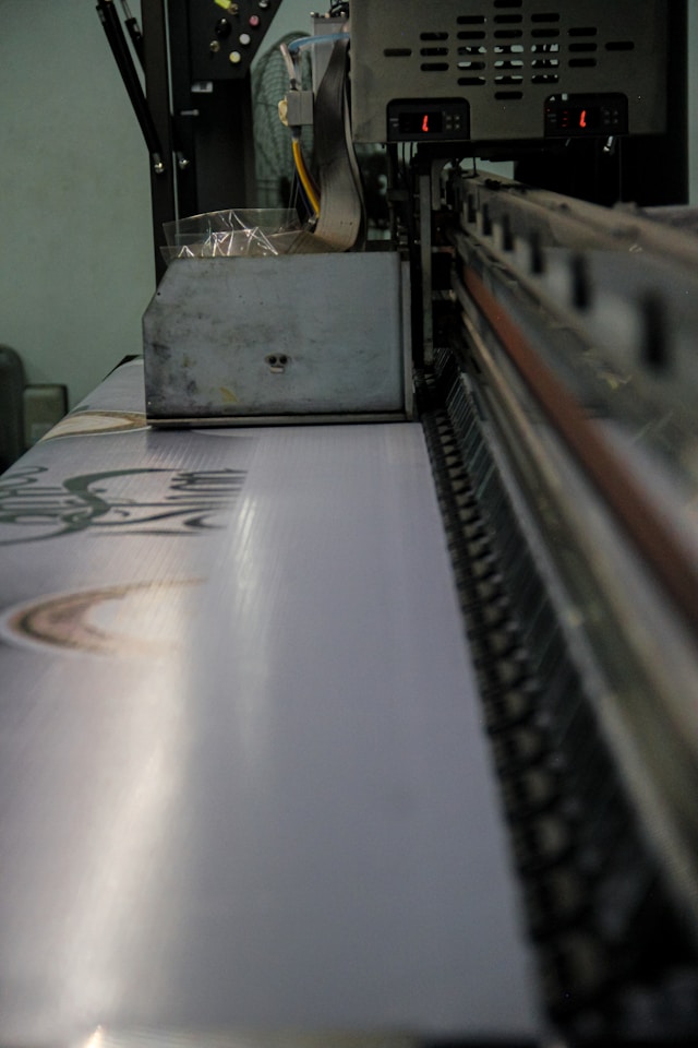 Why Live Printing Creates More Engagement Than Traditional Event Giveaways